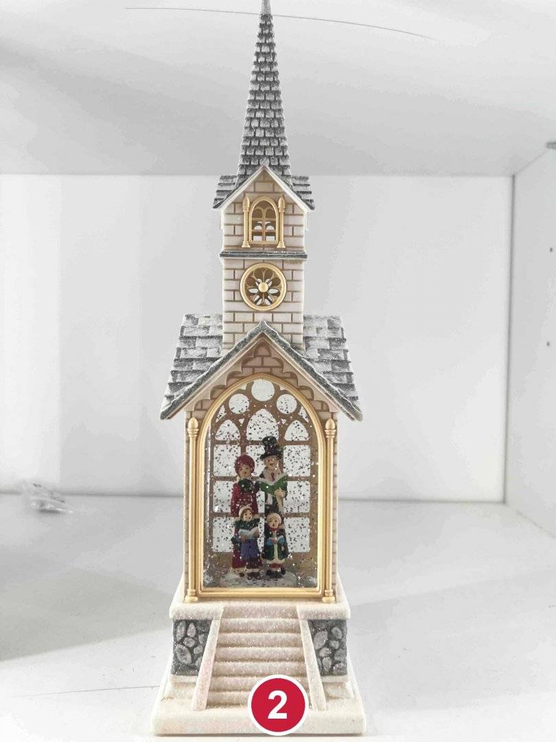 Biserica decorativa cu scena si sclipici