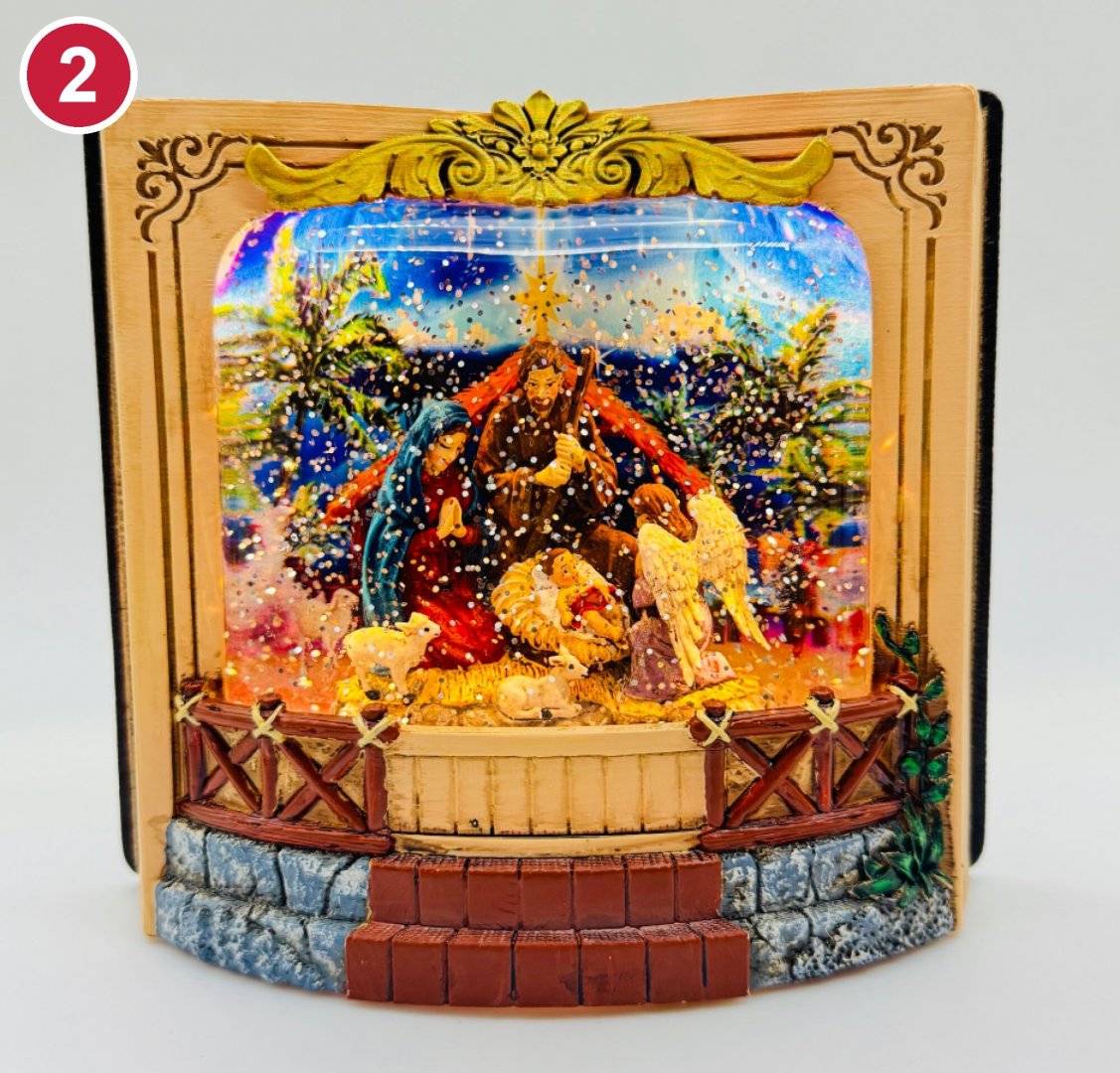 Decoratiune carte deschisa cu scena de Craciun si sclipici