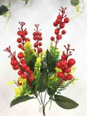 Buchet de Craciun cu bobite rosii