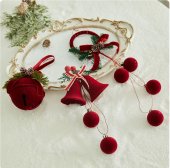 Decoratiune de agatat cu funda si globulete 12x34 cm