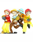 Figurine din Rasina Copii cu Recolta de Toamna si Picioare din Textil 4/Set