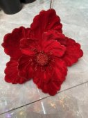 Floare decorativa rosie, mica