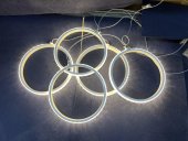 Instalatie Cu 5 Cercuri Lumina