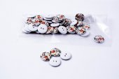 Nasturi Lemn Alb Imprimeu Floricele 2.5cm 50/pg